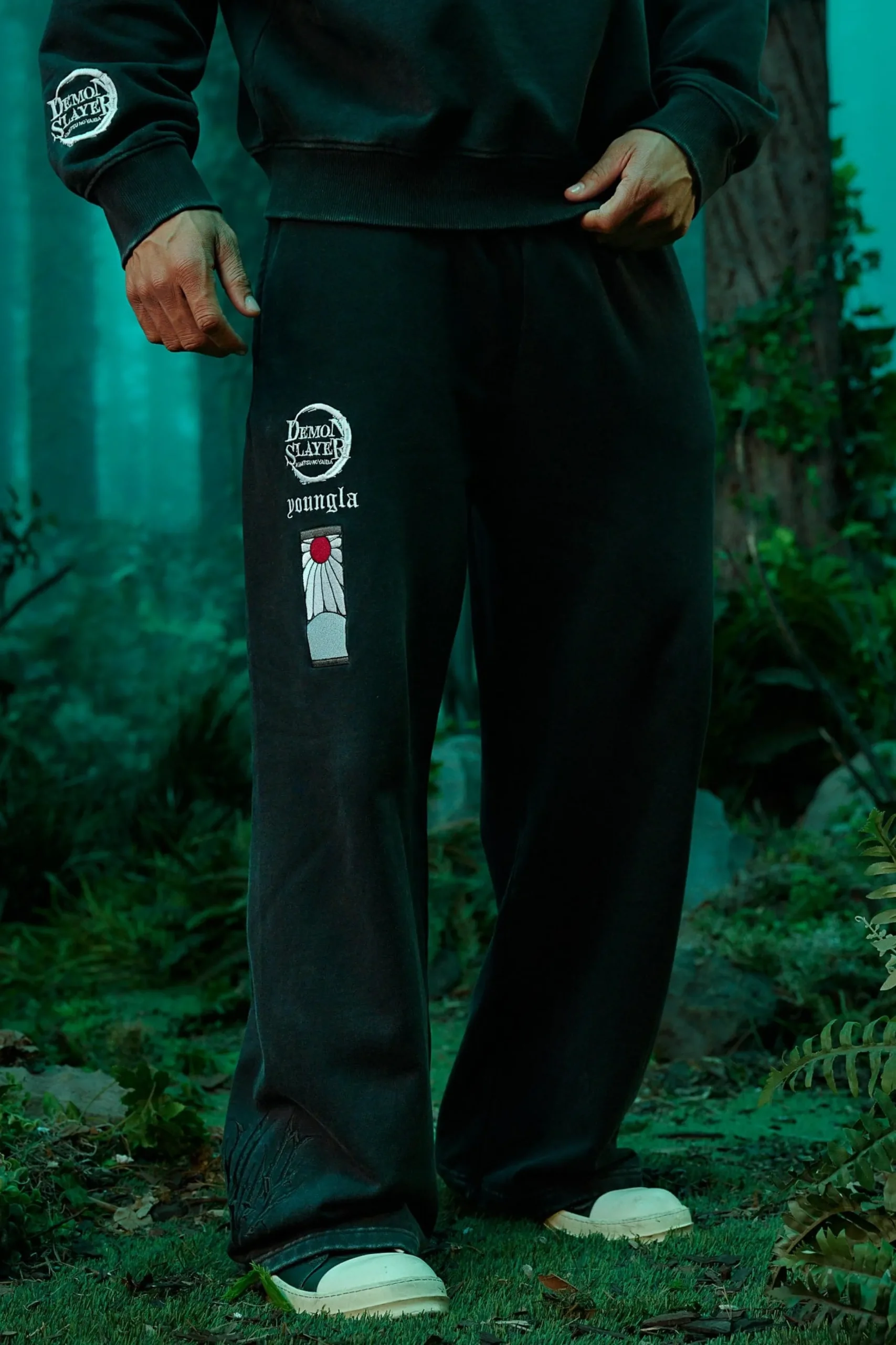 2153 - Demon Slayer: Kimetsu no Yaiba - Sweats