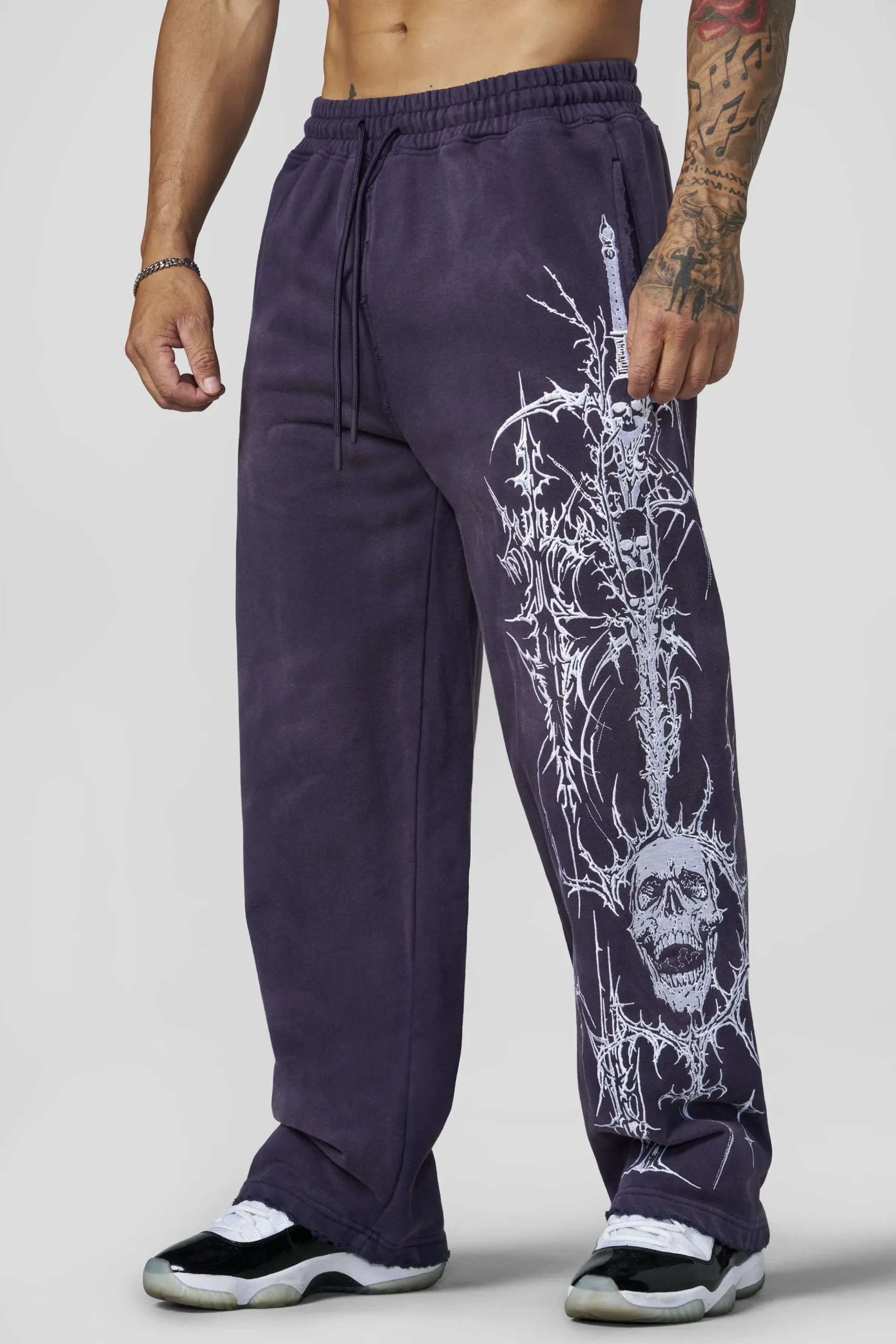 2122 - Eternal Embroidered Sweats
