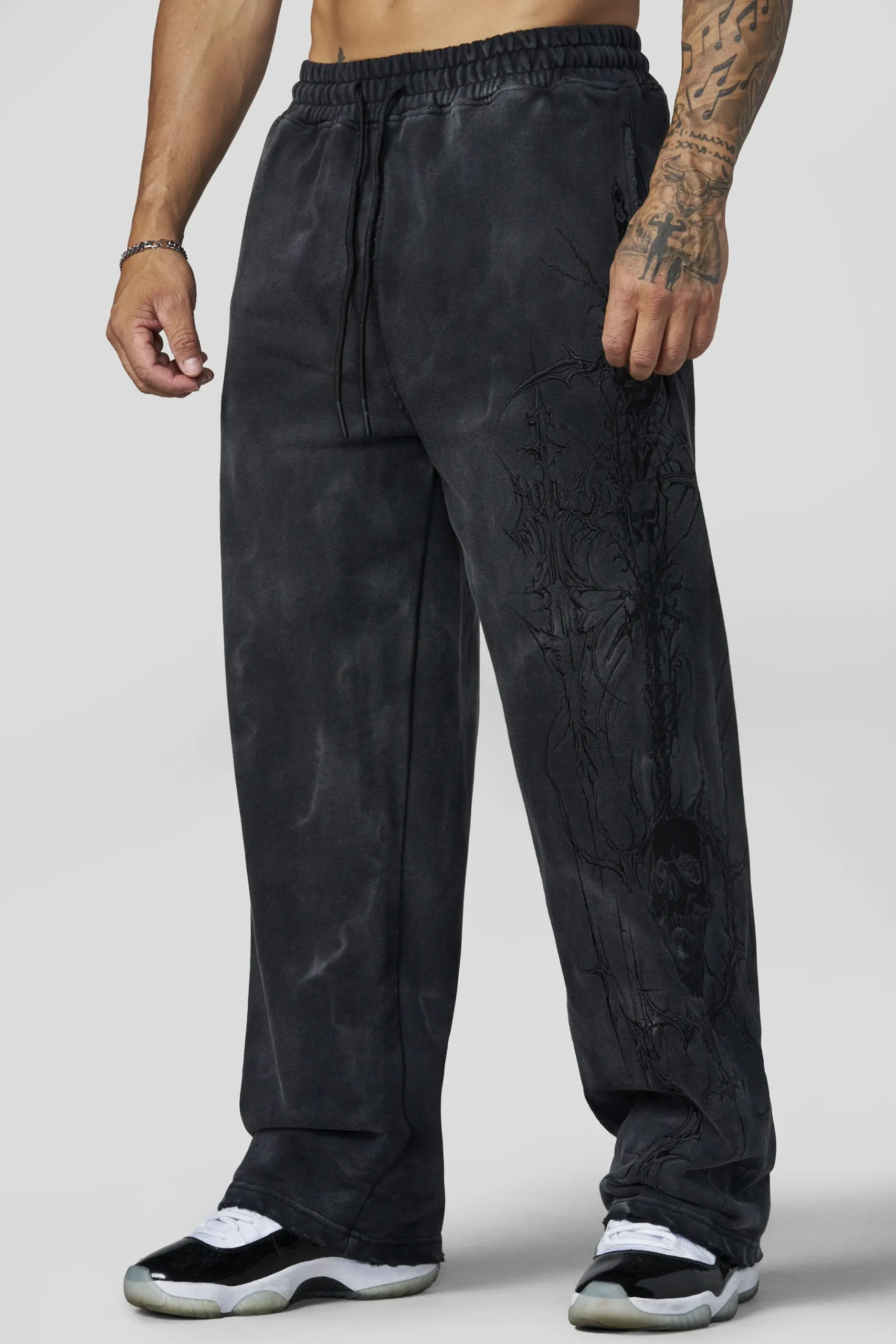2122 - Eternal Embroidered Sweats