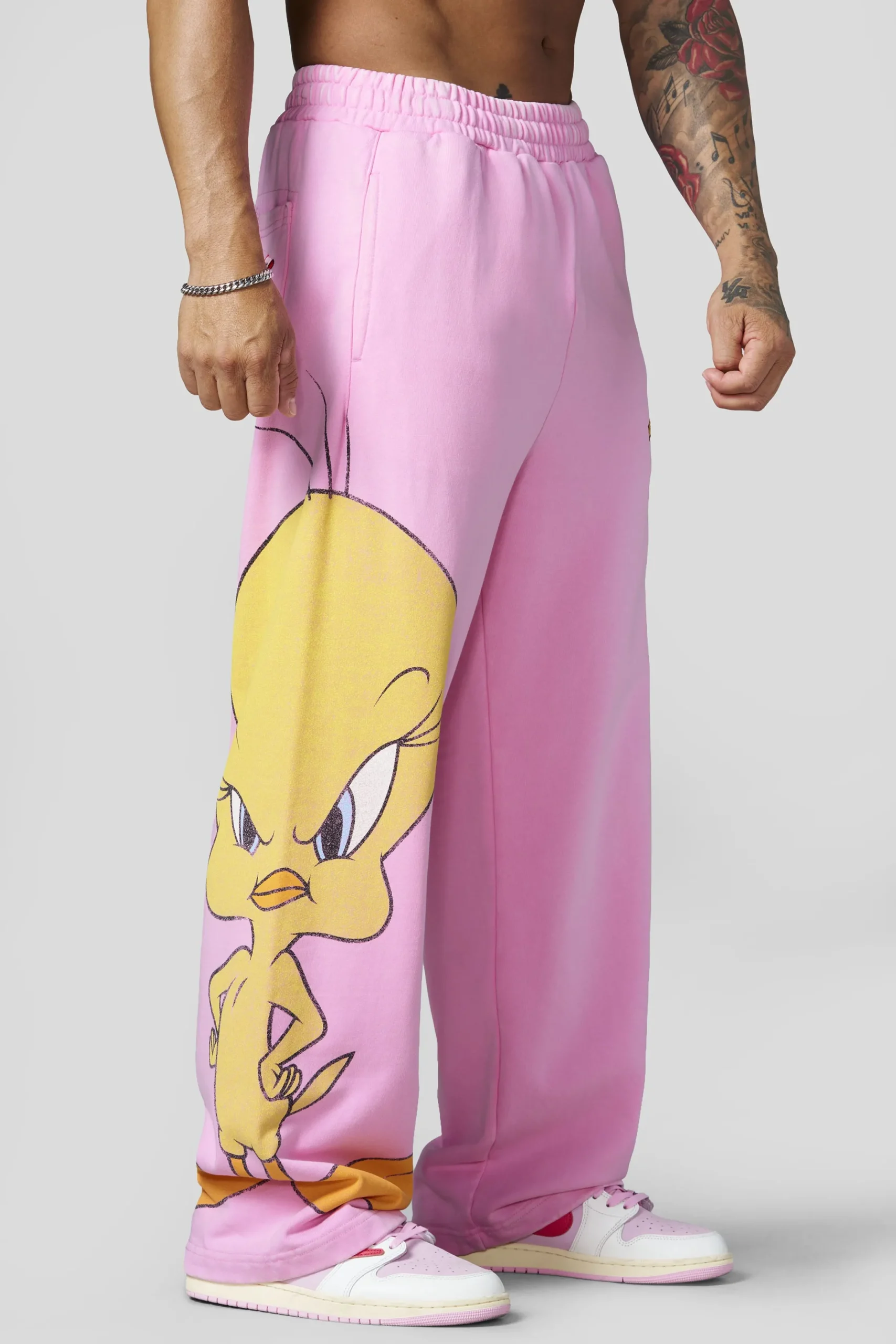 2169 - Looney Tunes Character Sweats