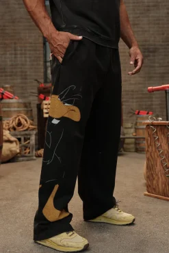 2169 - Looney Tunes Character Sweats