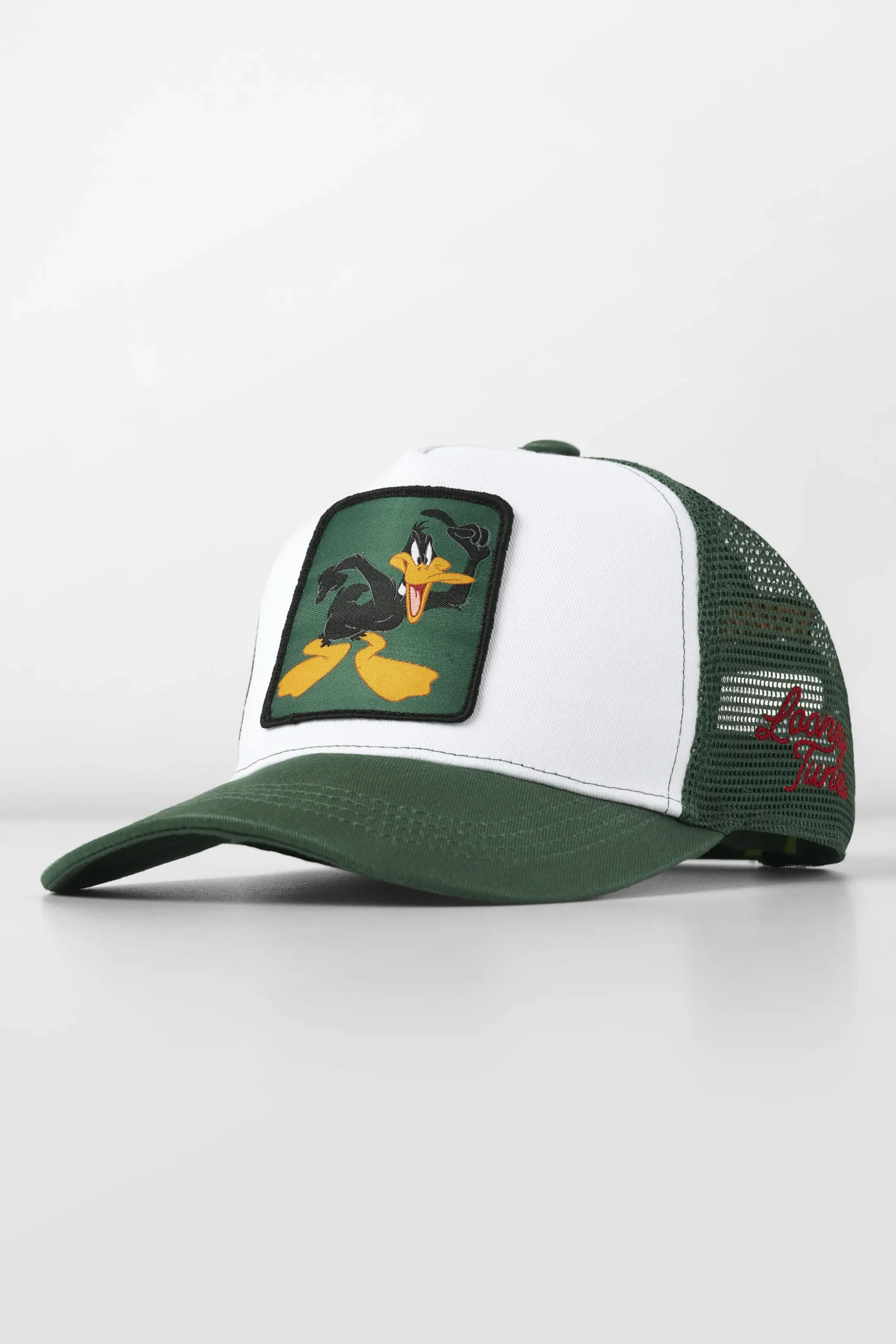 9135 - Looney Tunes Patch Trucker Hats