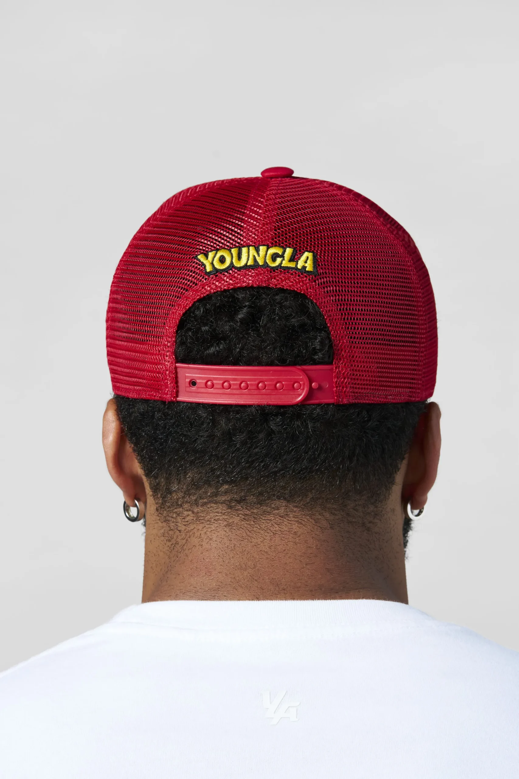 9135 - Looney Tunes Patch Trucker Hats