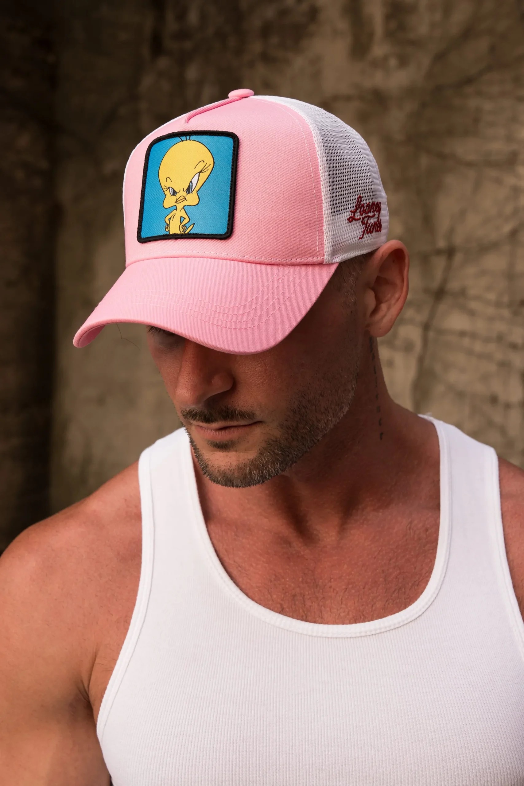 9135 - Looney Tunes Patch Trucker Hats