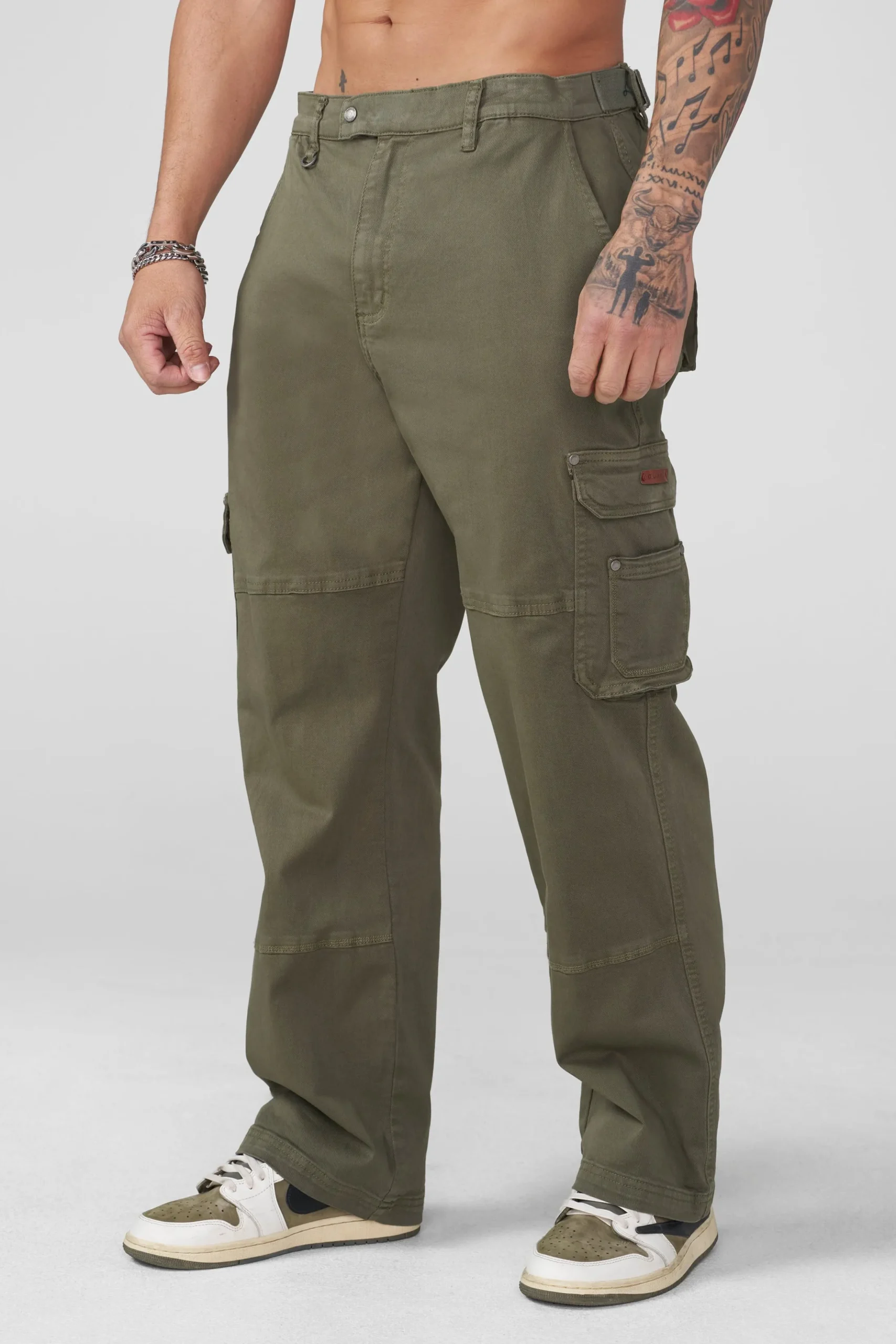 6032 - Old Money Twill Cargo Pants