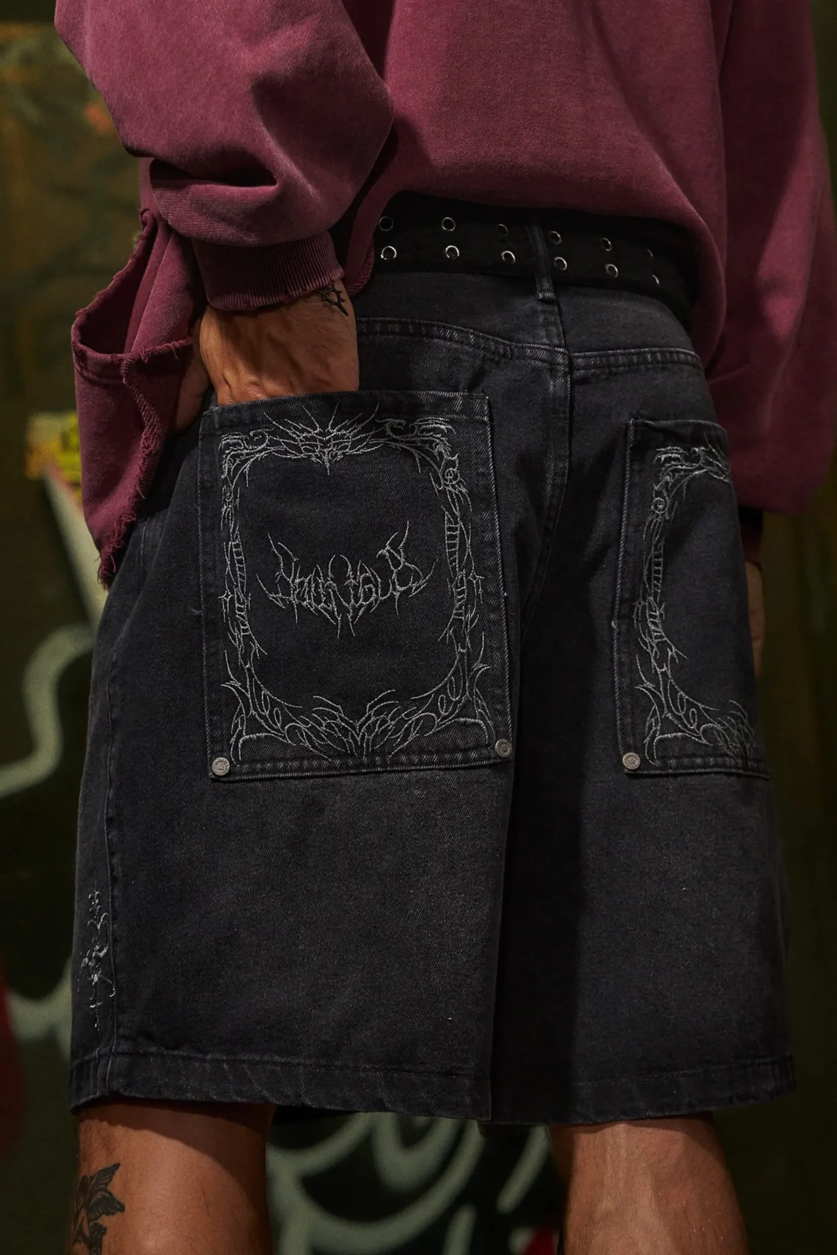 1025 - Phantom Embroidery Jorts