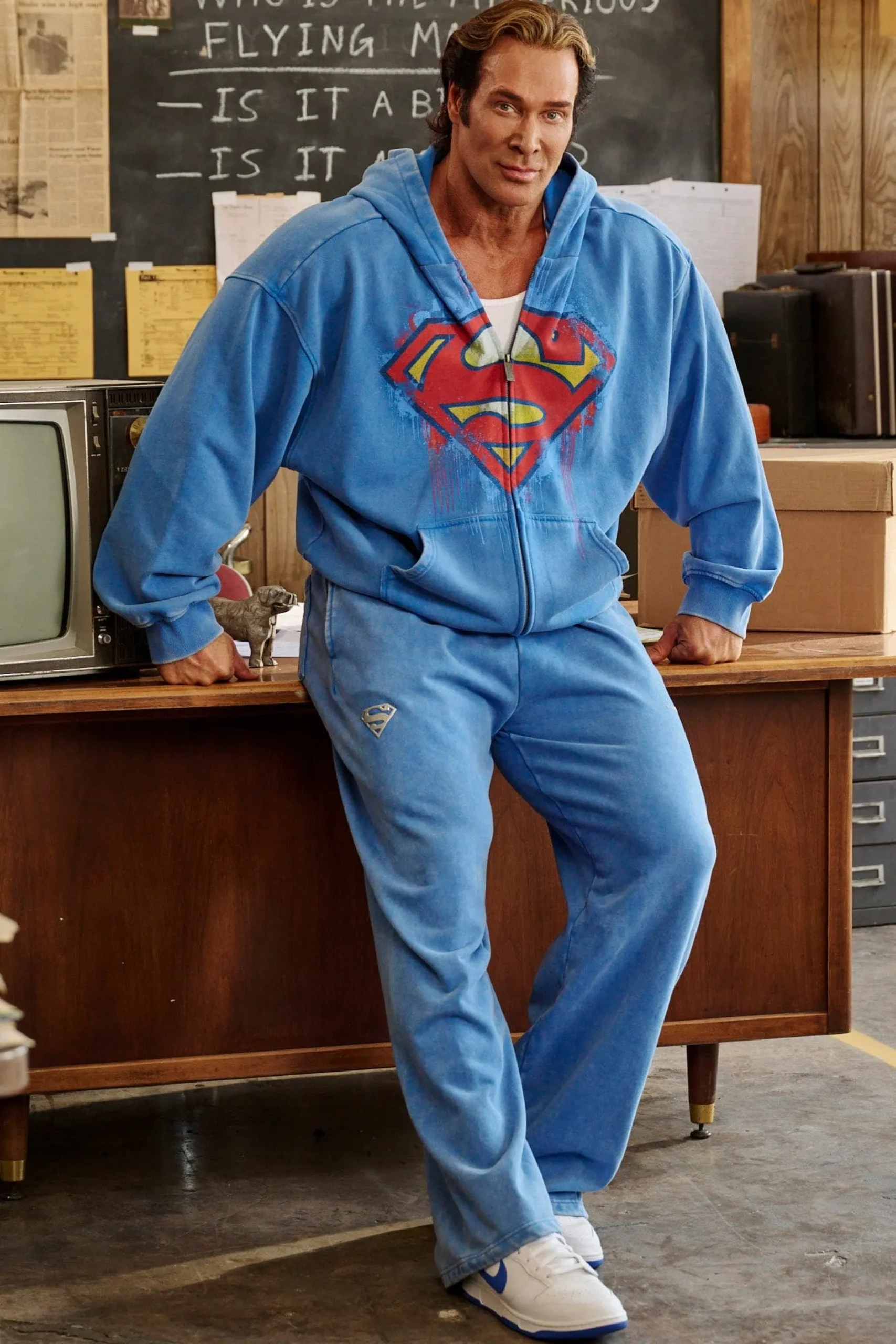 2032 - Superman Sweats