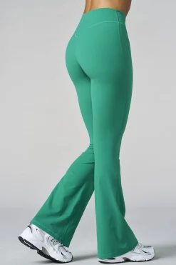 W2279 Buttersoft Scrunch Band Flare Leggings (short)