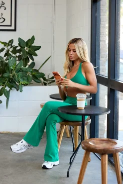 W2279 Buttersoft Scrunch Band Flare Leggings (short)