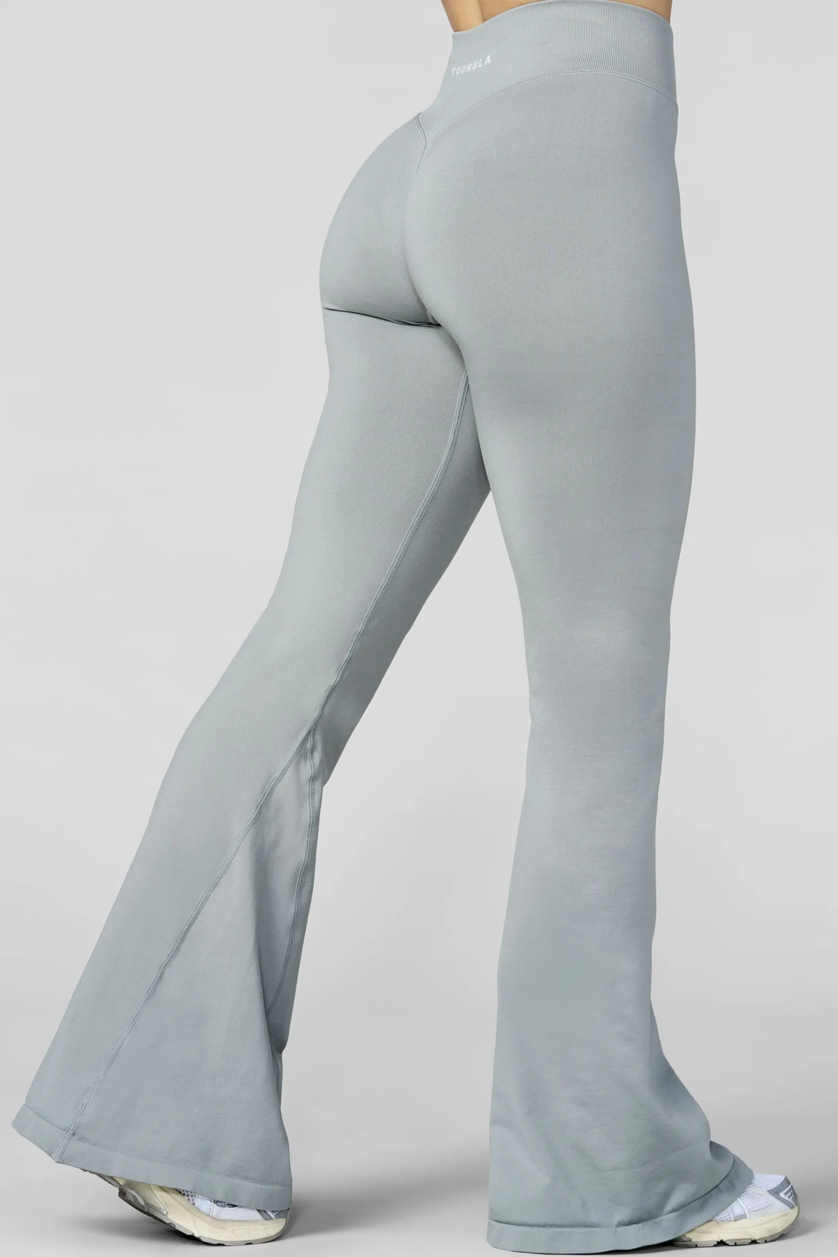 W2206 - Curve Seamless Flare Leggings (Reg)