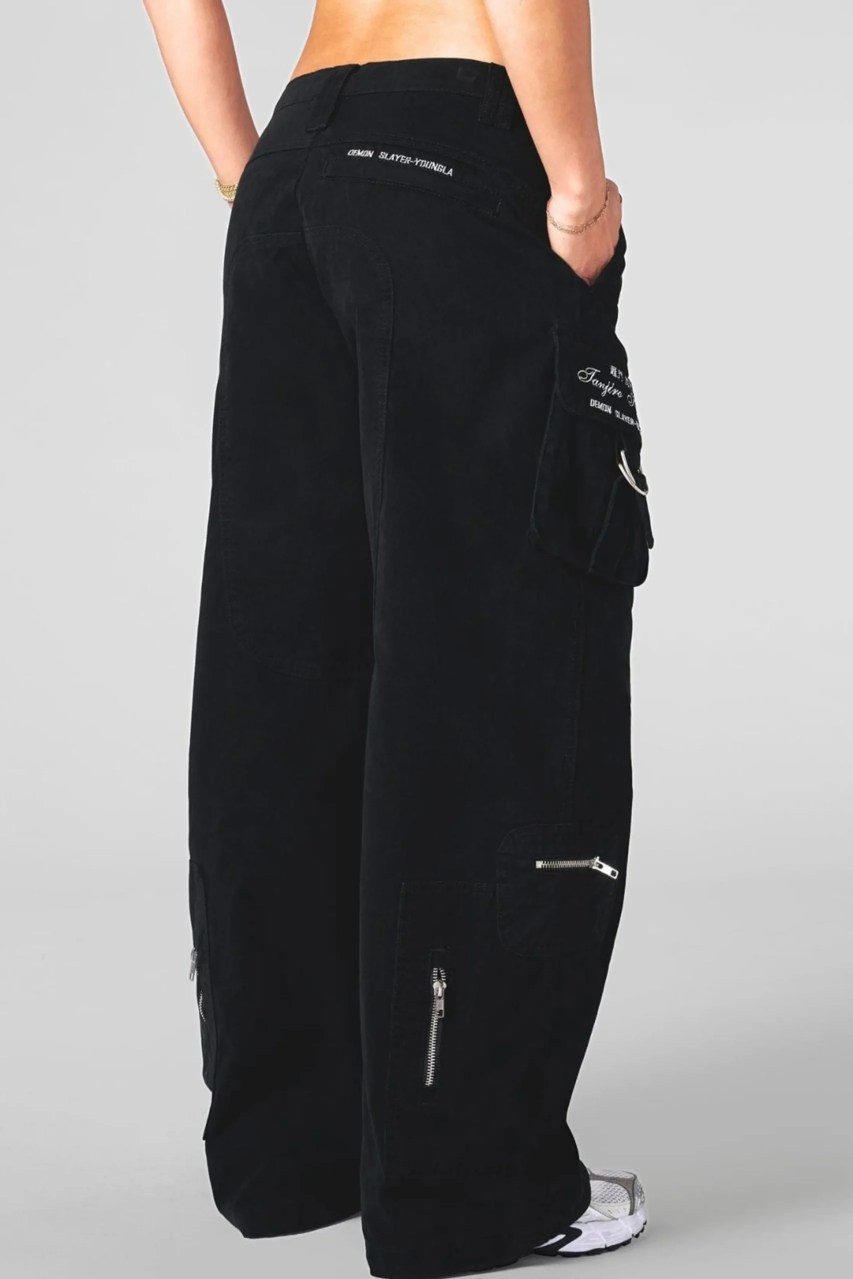 W2112 - Demon Slayer: Kimetsu no Yaiba - Cargo Pants