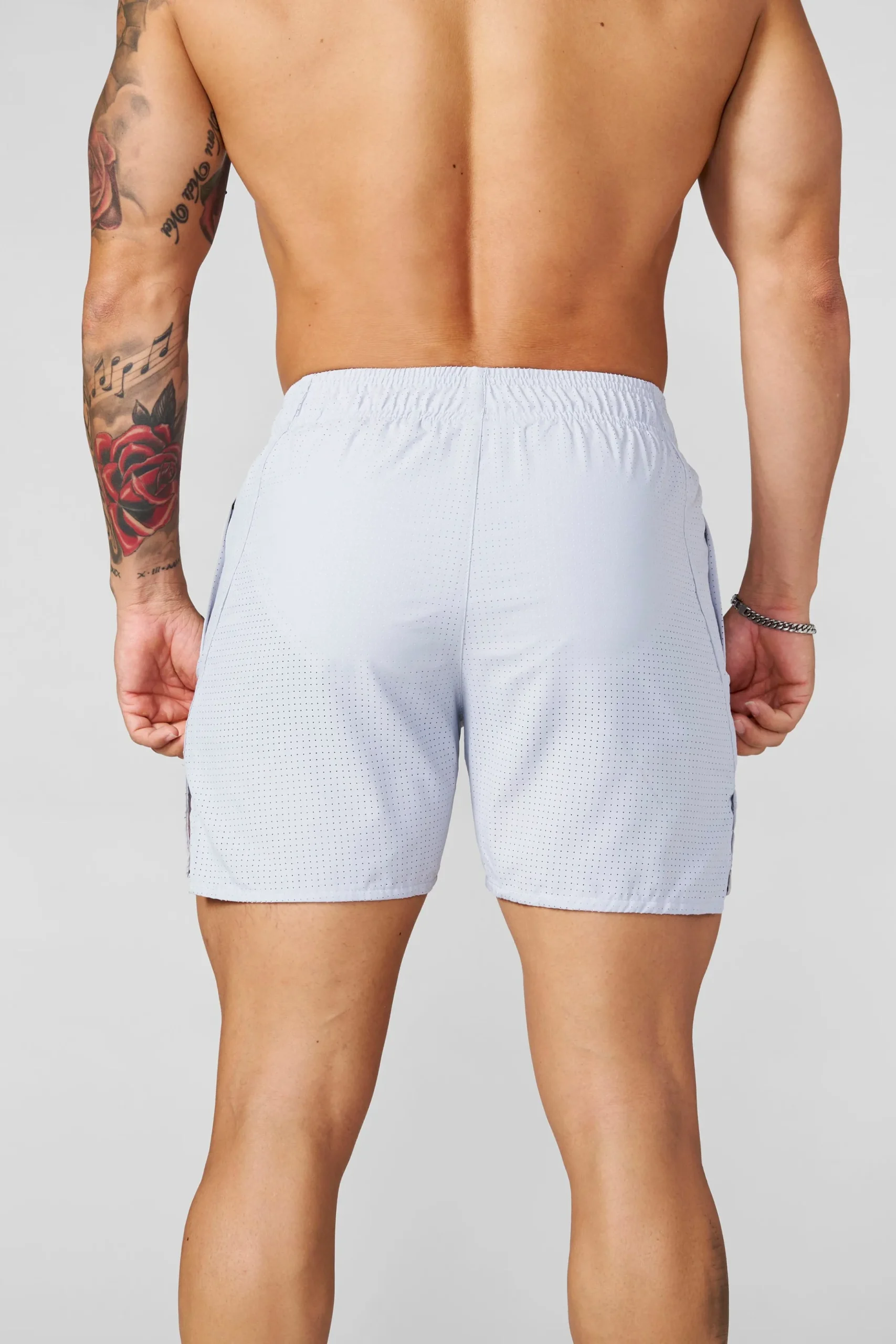1028 - Weightless Shorts