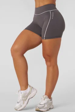 W161 - Elevate outline Shorts 5