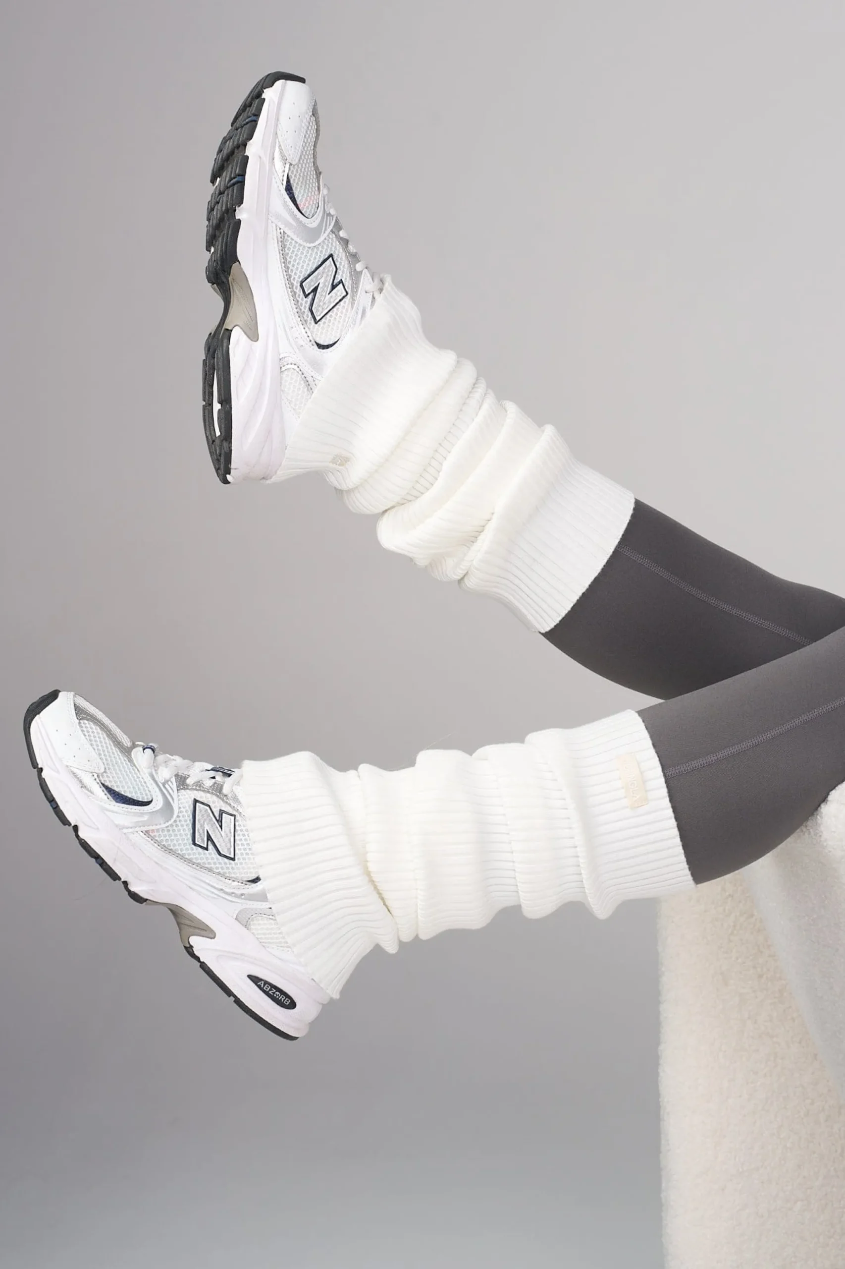 W6100 - Leg Warmers