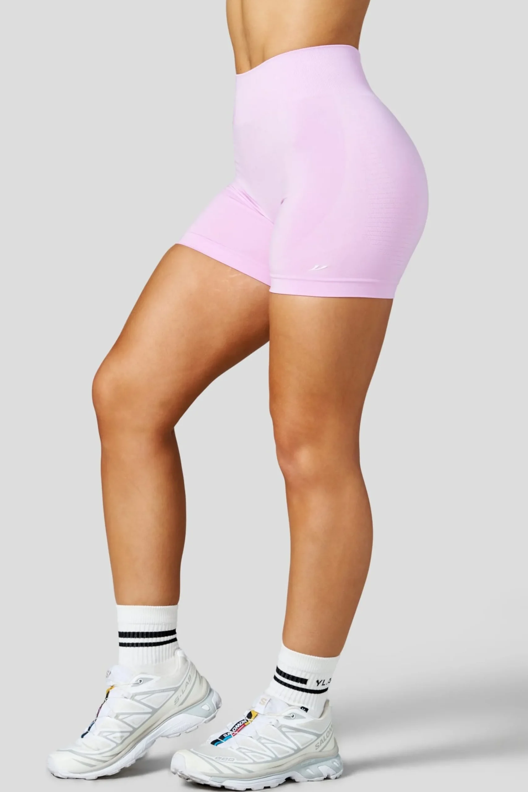 W1166 Pulse Seamless scrunch Shorts