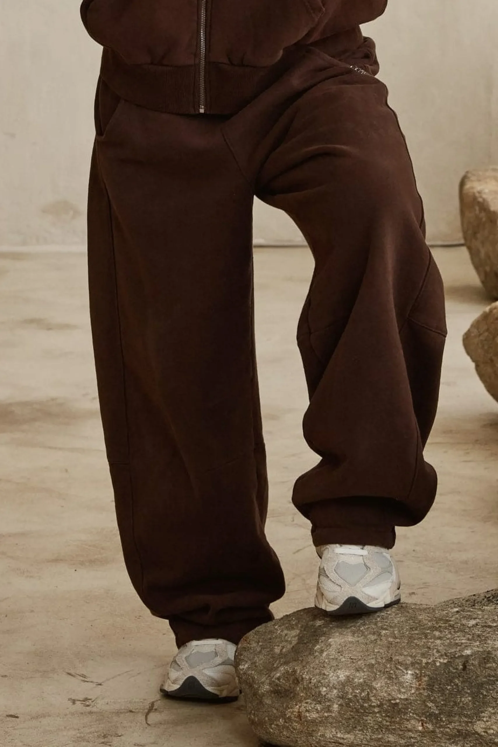 W2255 - Studio Edit Barrel Jogger